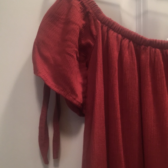 Tillys off the shoulder dress - Picture 3 of 3